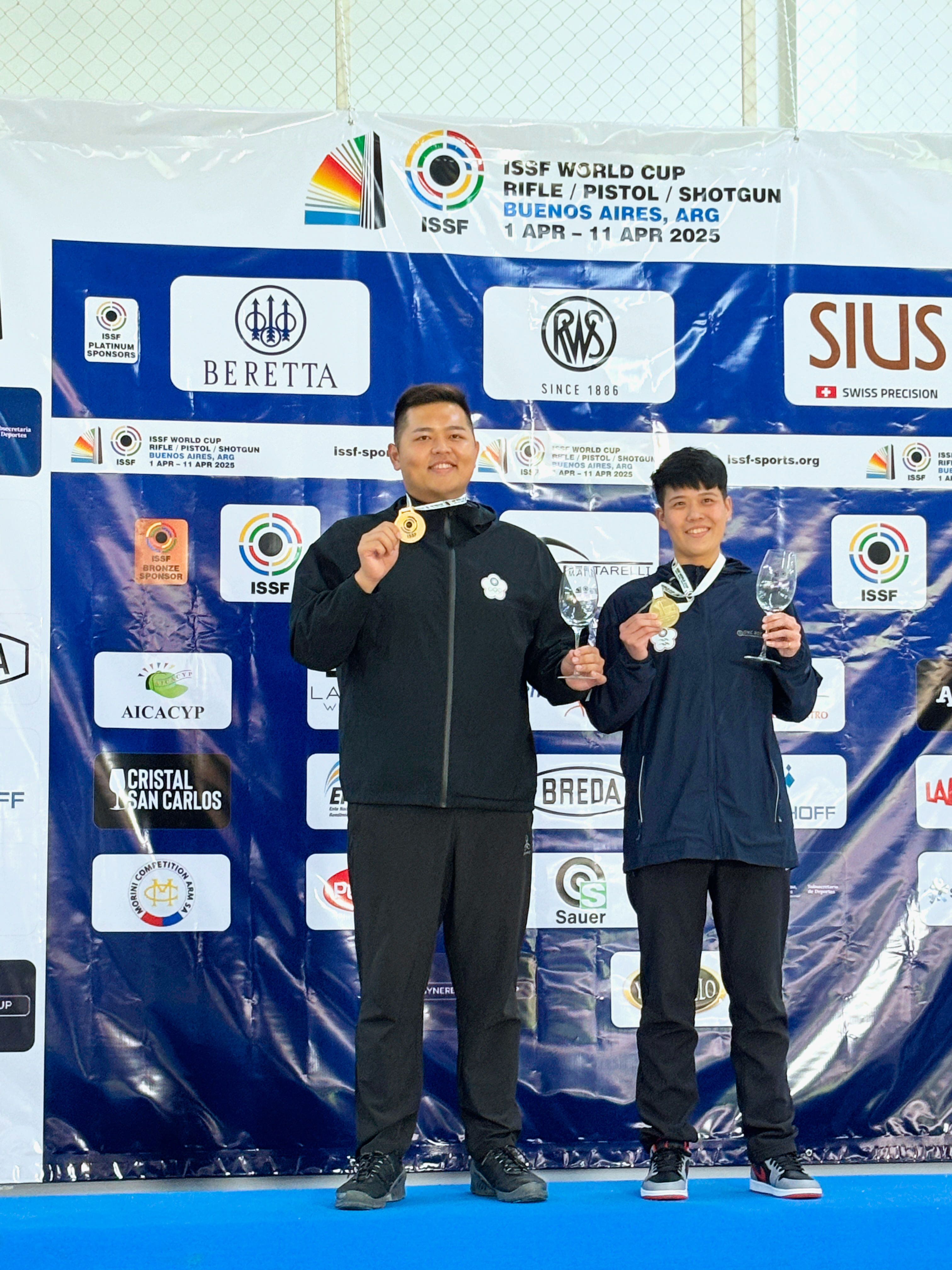 圖為楊昆弼、劉宛渝參戰2025年ISSF阿根廷世界盃射擊錦標賽奪牌照
